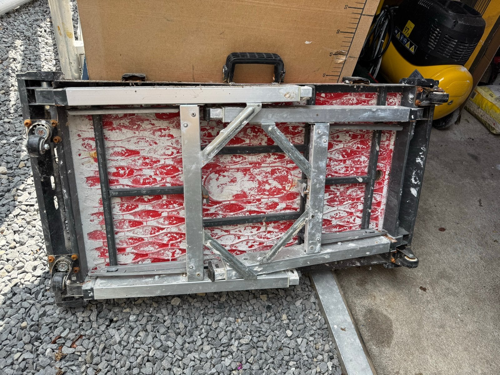 Rubi tegelzaagtafel onderstel, Ophalen, Gebruikt