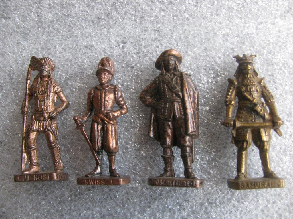 4 Vintage Miniatuur Letterbak Figuren o.a Indiaan & Samurai, Verzenden, Gebruikt