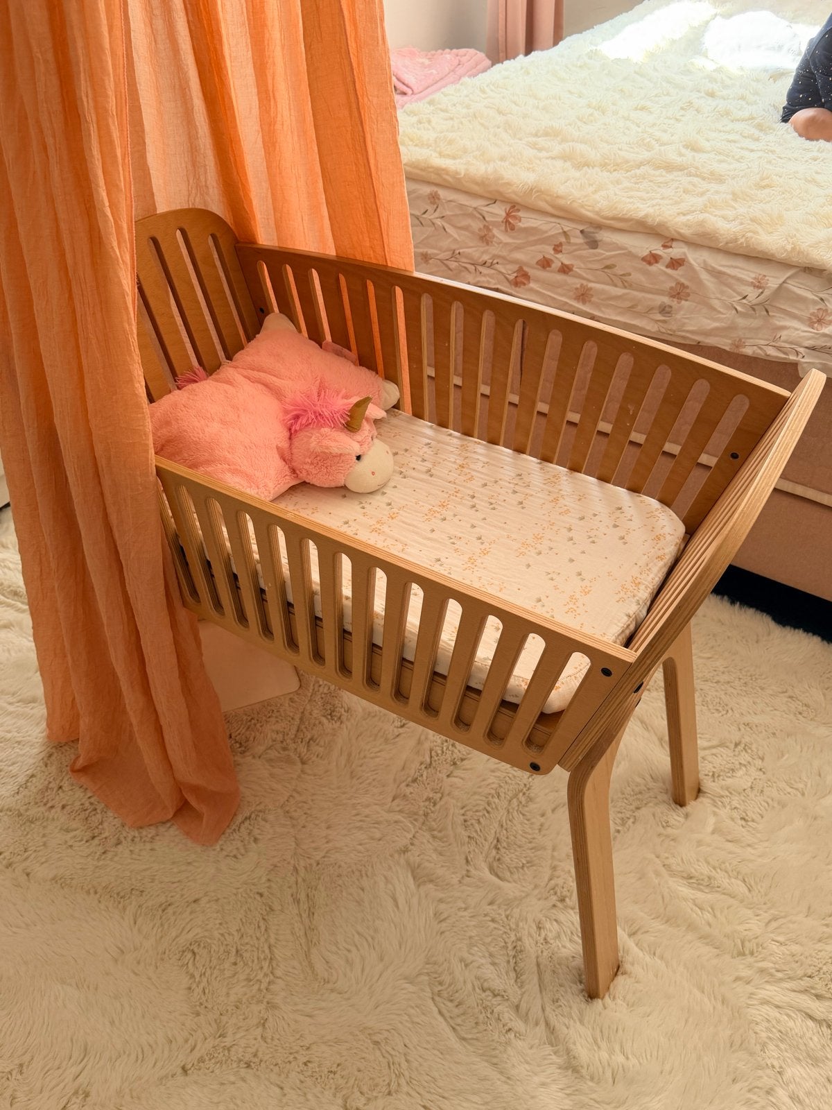 Charlie Crane Kodo Bedside Crib Co-Sleeper with Mattress, Ophalen of Verzenden, Zo goed als nieuw, Wieg