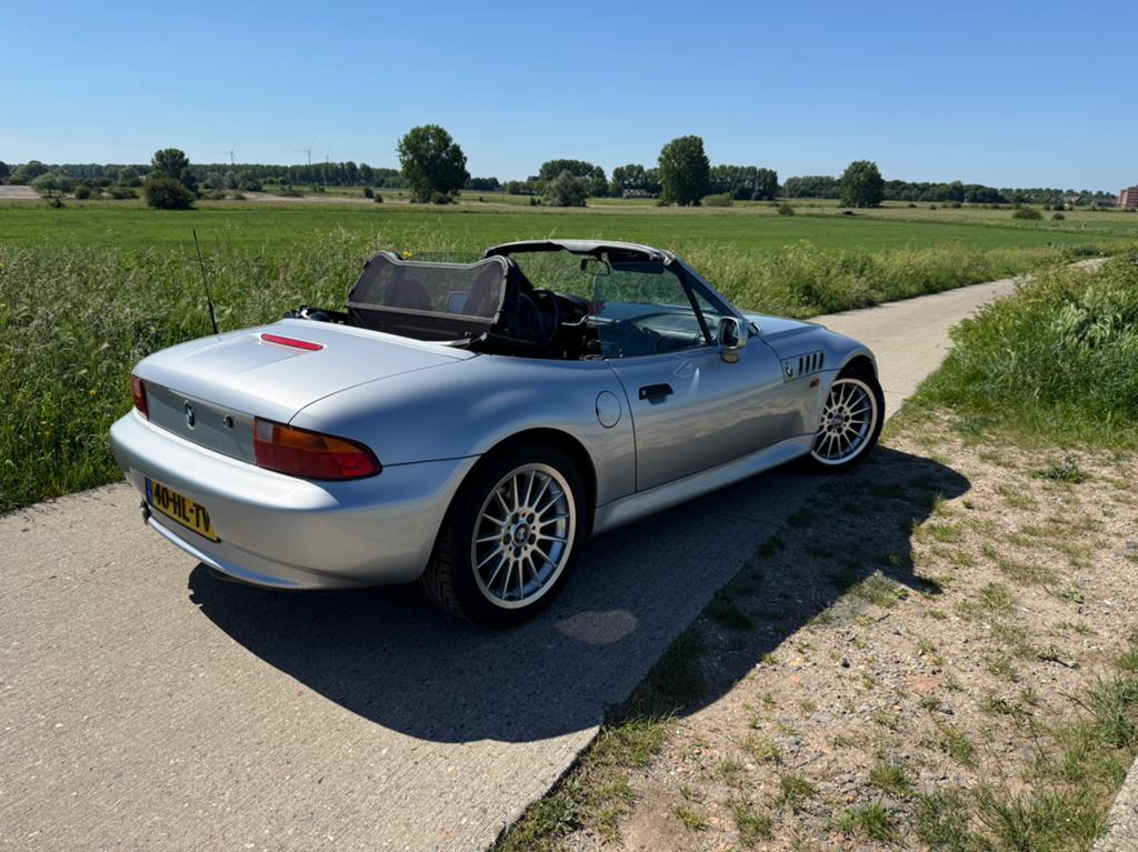 BMW Z3 1.8 Roadster 1997 Grijs héérlijke cabrio met hardtop!, Auto's, BMW, Particulier, Z3, Benzine, Cabriolet, Handgeschakeld