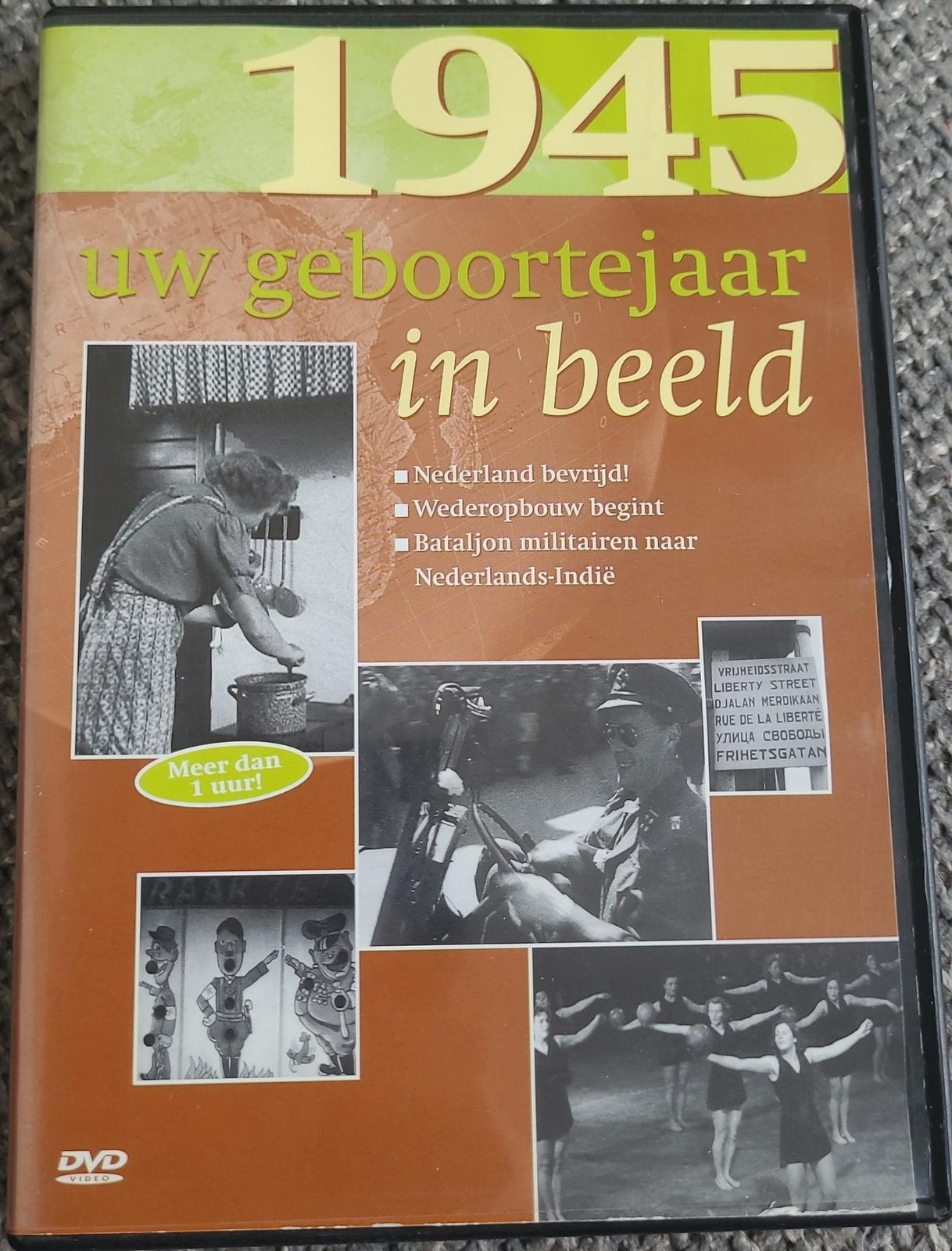 1945 uw geboortejaar in beeld Nederland bevrijd!, Alle leeftijden, Ophalen of Verzenden, Gebruikt, Politiek of Geschiedenis