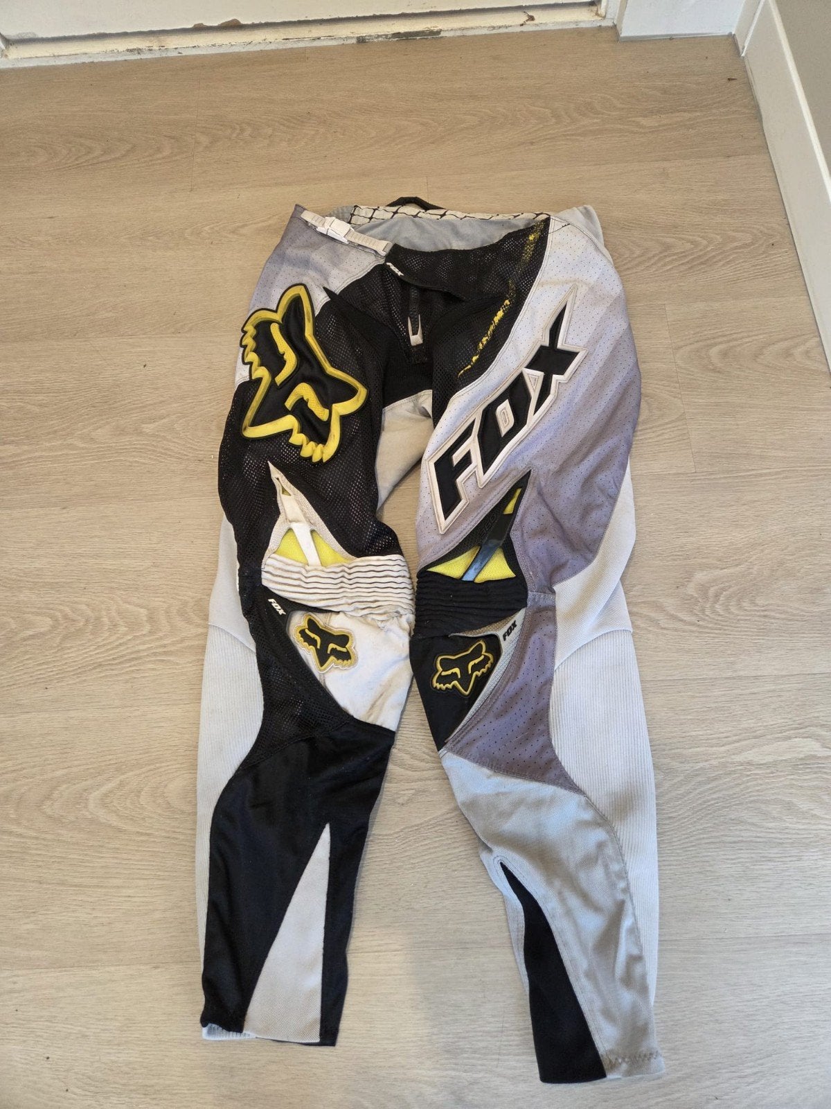 Fox Crossbroek Maat 34 - Zwart/Wit/Geel, Ophalen, Zwart, Overige maten, Fox