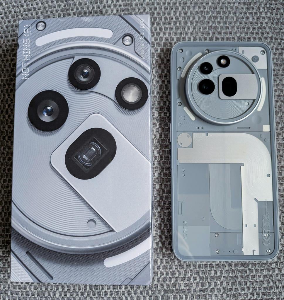 ZGAN Nothing Phone 3a Pro Grijs 12/256GB met veel extra's, Ophalen of Verzenden, Zo goed als nieuw