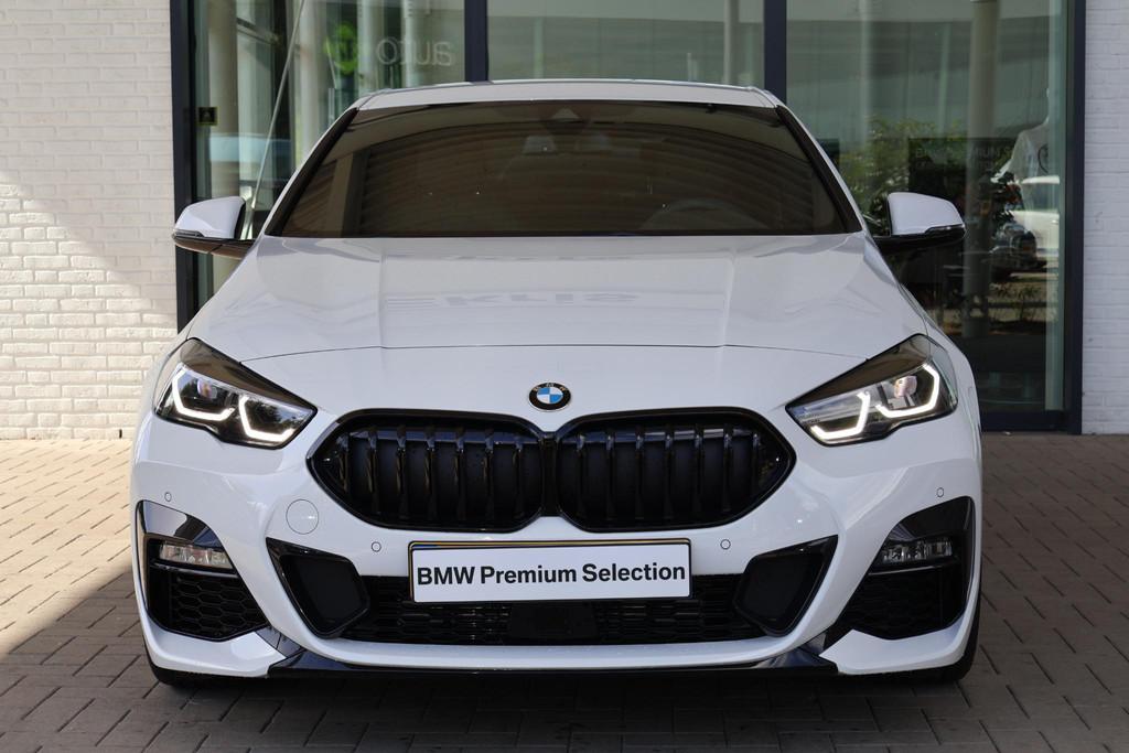 BMW 2 Serie Gran Coupé 218i | M Sport Pro | Harman Kardon |, Auto's, BMW, 1350 kg, Leder en Stof, Wit, Bedrijf