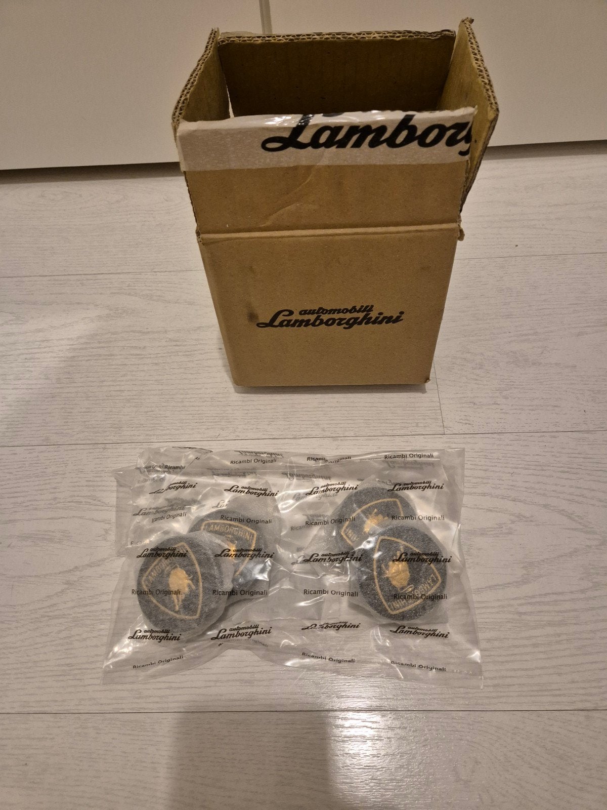 *** URUS HURACAN AVENTADOR ORIGINELE NAAFKAPPEN SET WEG=WEG*, Ophalen of Verzenden