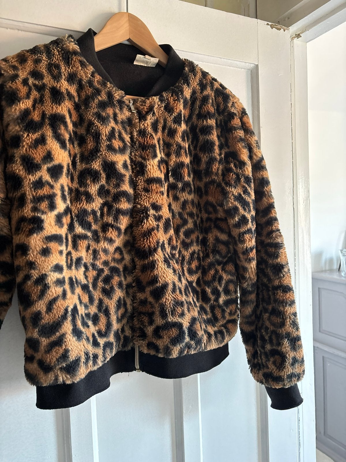 Leuke winterjas met luipaardprint - Maat s, Ophalen of Verzenden, Zo goed als nieuw, Maat 38/40 (M), Bruin