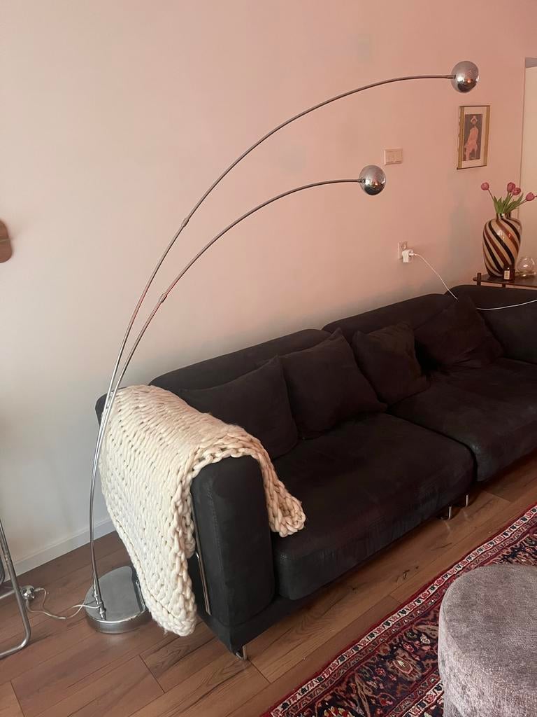 Moderne booglamp met twee bollen, Ophalen of Verzenden, Gebruikt, Metaal, 150 tot 200 cm