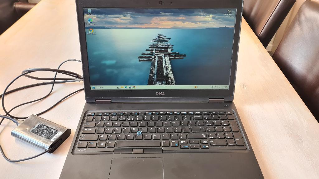 Dell Latitude 5580, Computers en Software, Windows Laptops, Gebruikt, 15 inch, SSD, 2 tot 3 Ghz, 8 GB, Qwerty, Ophalen