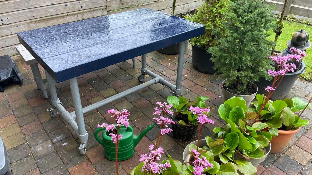 Tuintafel steigerbuizen op wielen 120x80 hoogte 75cm + bank, Ophalen, Gebruikt, Rechthoekig, Hout