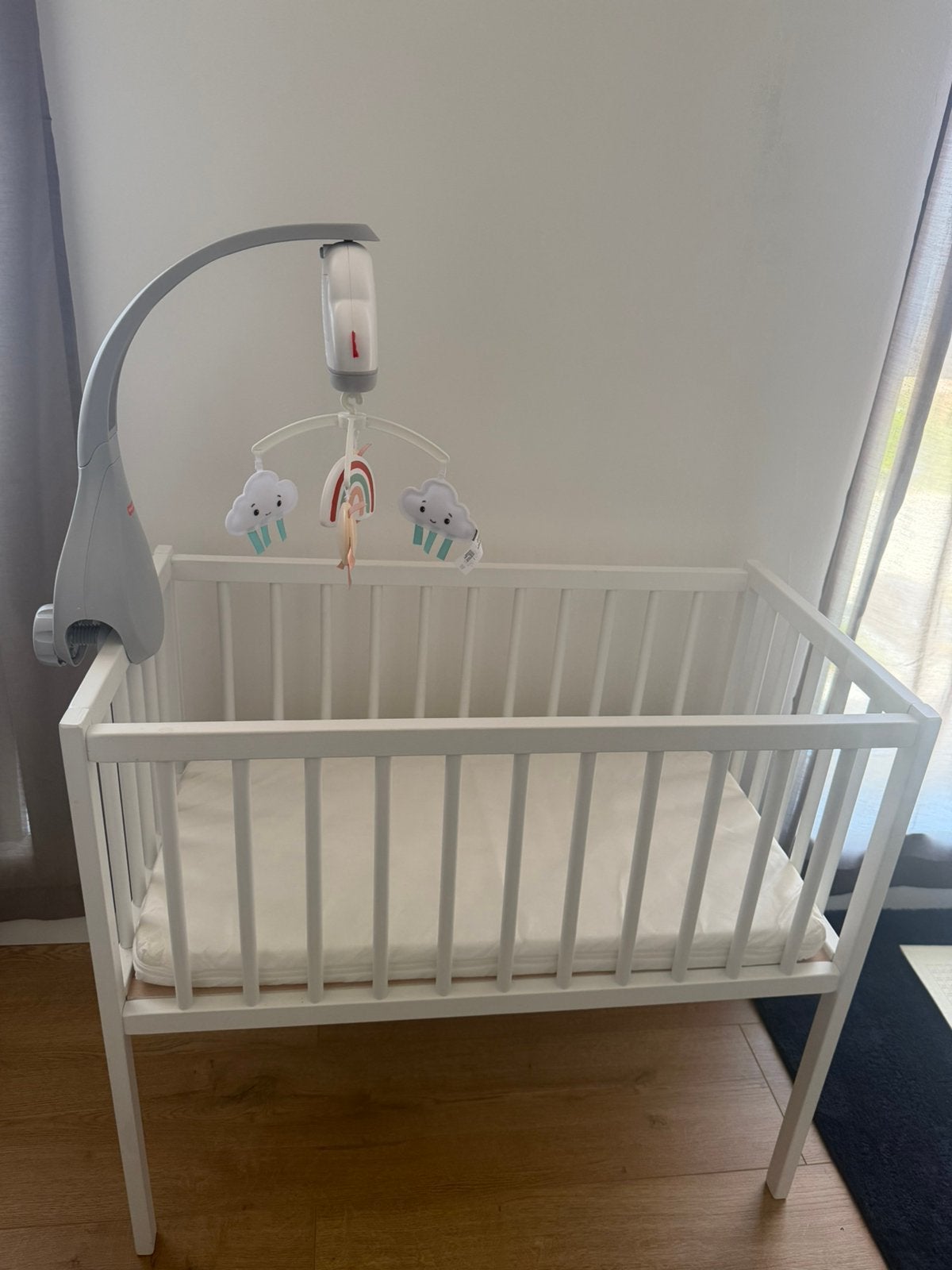 Wiegje met Fisher-Price mobiel en matres, Kinderen en Baby's, Babywiegjes en Ledikanten, Ophalen, Zo goed als nieuw, Wieg