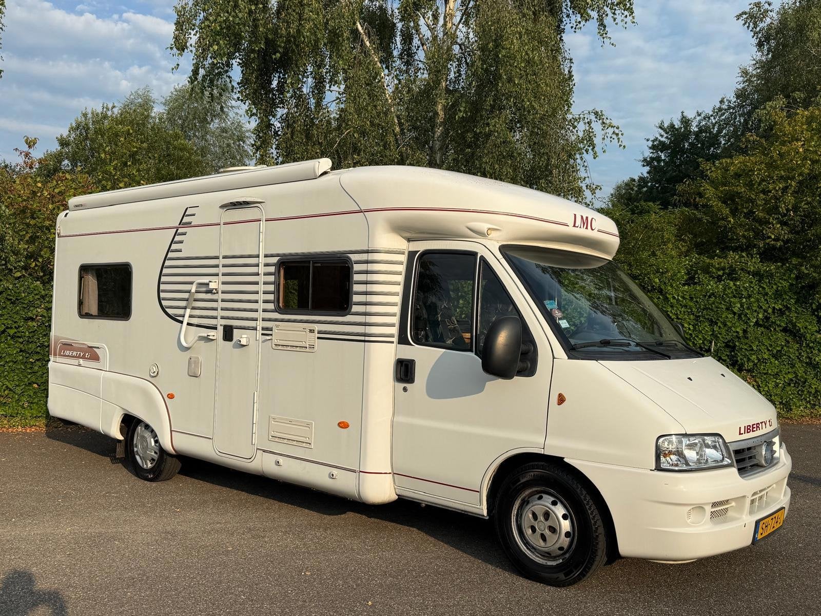 LMC 6600 TI Fiat 2.8 2002 Camper Enkele bedden, Caravans en Kamperen, LMC, Rensingautos@hotmail.com, Olden Eibergsedijk 1-b
7151 NB  Eibergen, NL