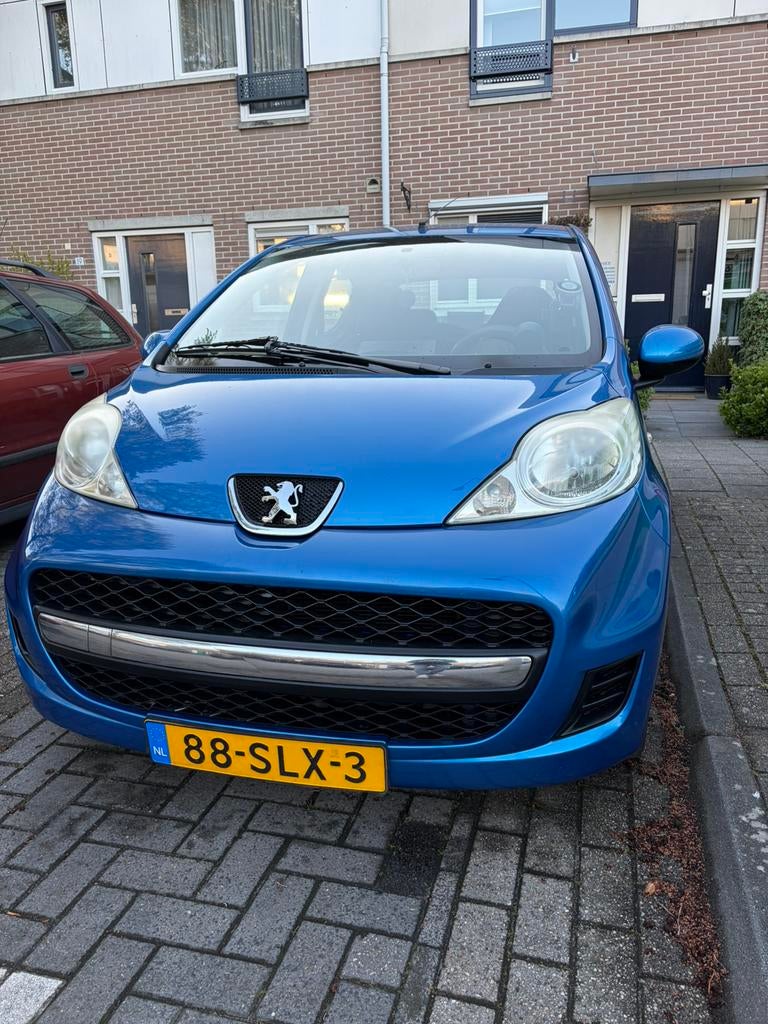 Peugeot 107 1.0 12V 5DR 2011 Blauw, Auto's, Peugeot, Voorwielaandrijving, 68 pk, Origineel Nederlands, Handgeschakeld