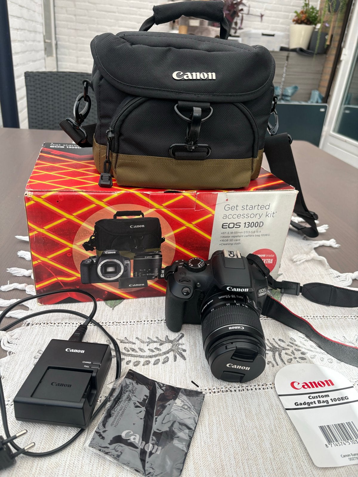 Canon EOS 1300D spiegelreflexcamera met 18-55mm lens, Ingebouwde flitser, Spiegelreflex, Canon, Ophalen of Verzenden