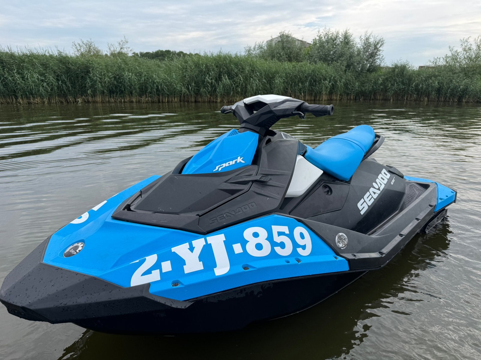 Seadoo Spark 2 UP 2017 + Trailer, Ophalen, Zo goed als nieuw, Benzine, 70 tot 120 pk
