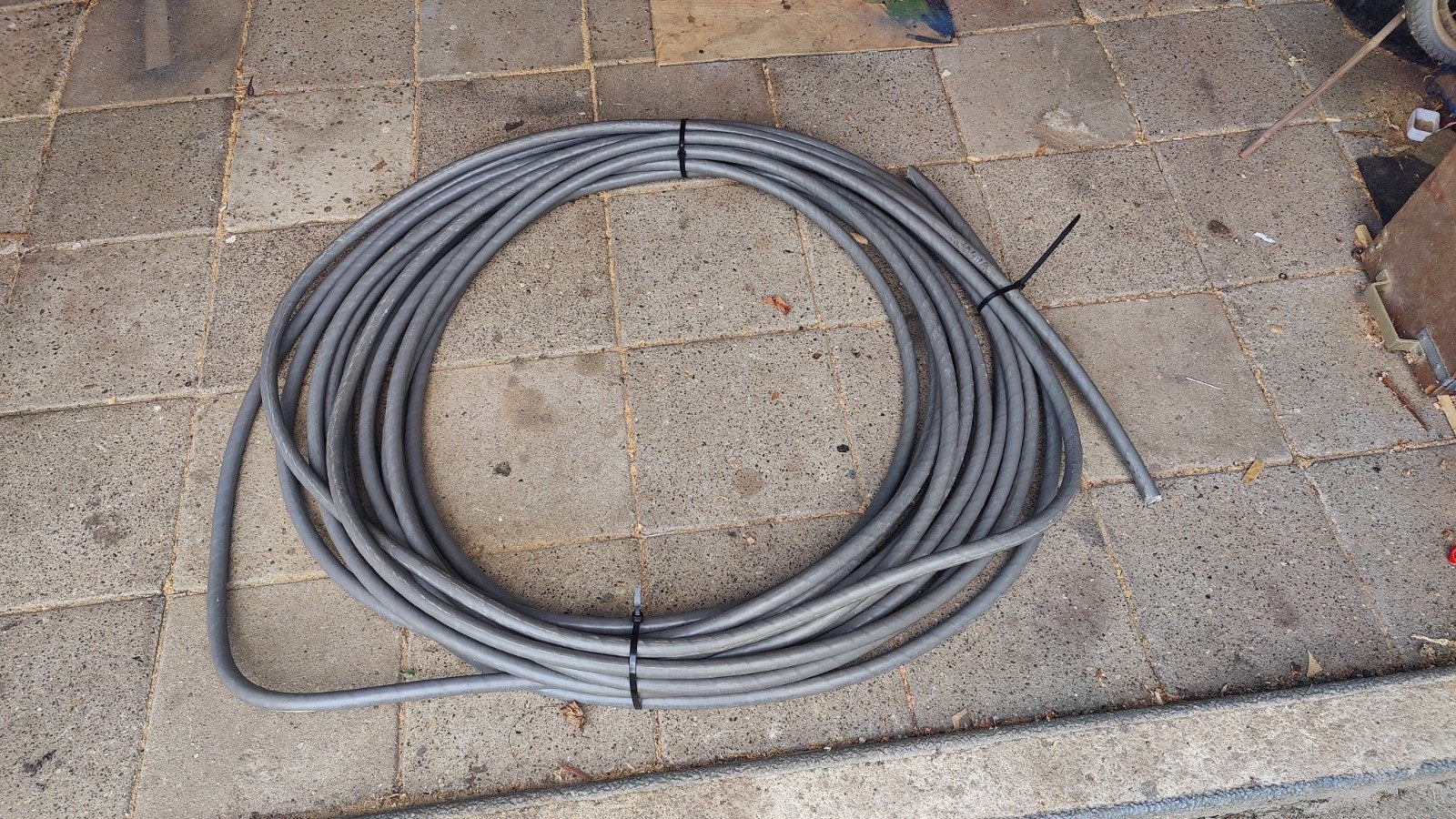 35M.grondkabel 4x10 mm2 + as 10mm2 Draka, Ophalen, Nieuw, Kabel of Snoer