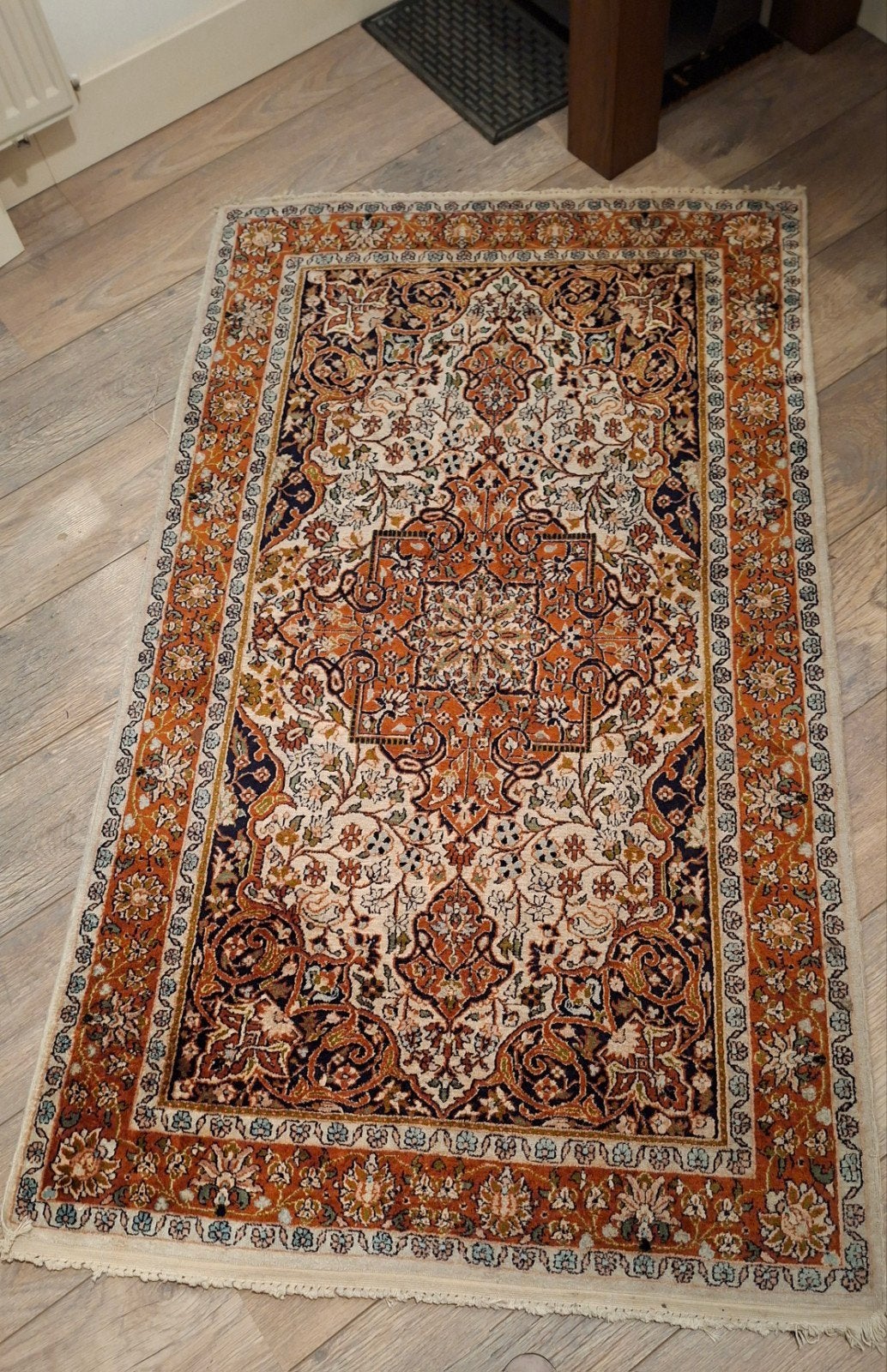 Vintage Perzisch tapijt - Oranje, blauw en crème, Ophalen, Gebruikt, 100 tot 150 cm, Perzisch, Vintage