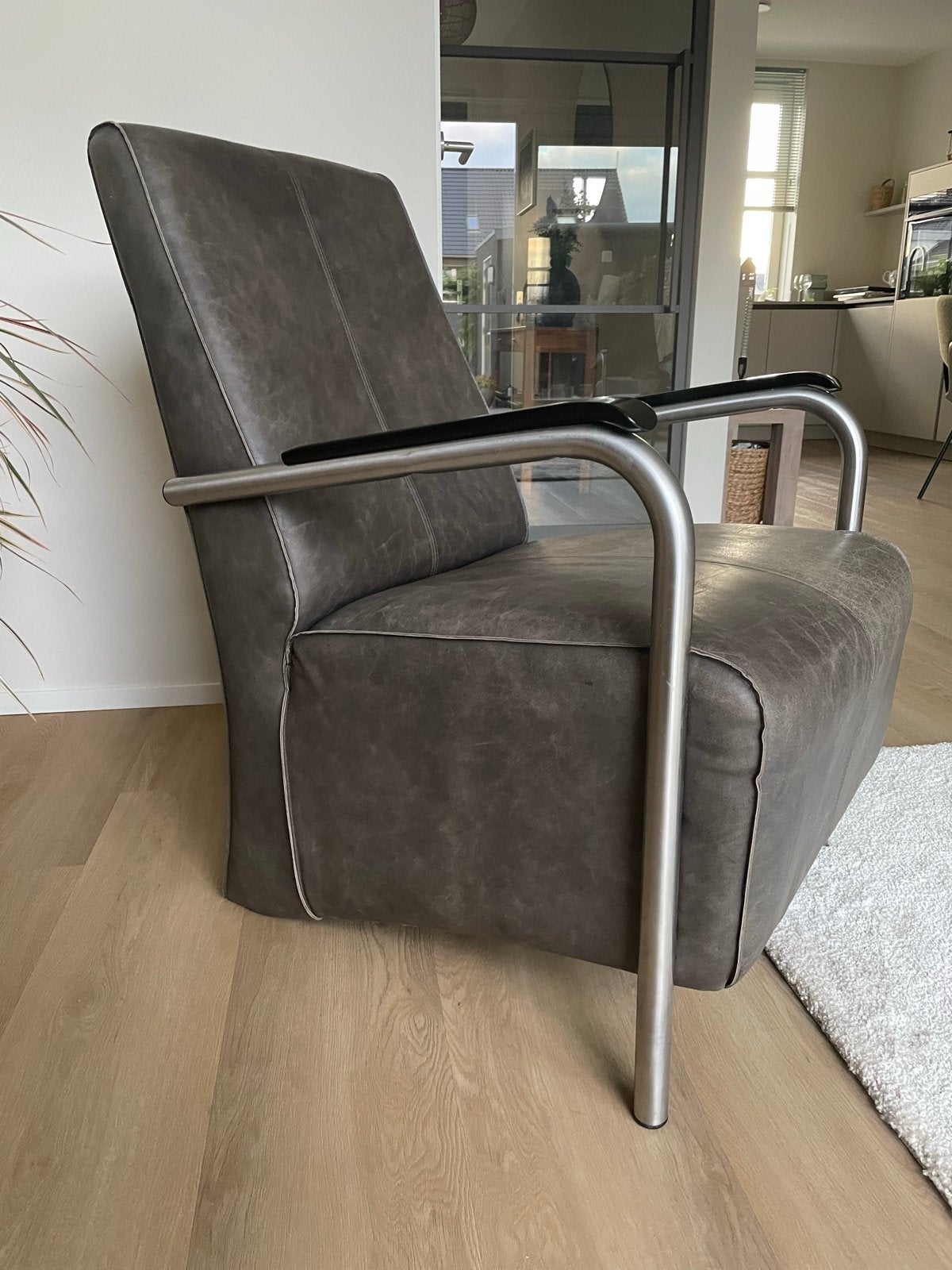 Jess fauteuil - Grijs leer 2x, Ophalen, Gebruikt, Twee, Leer