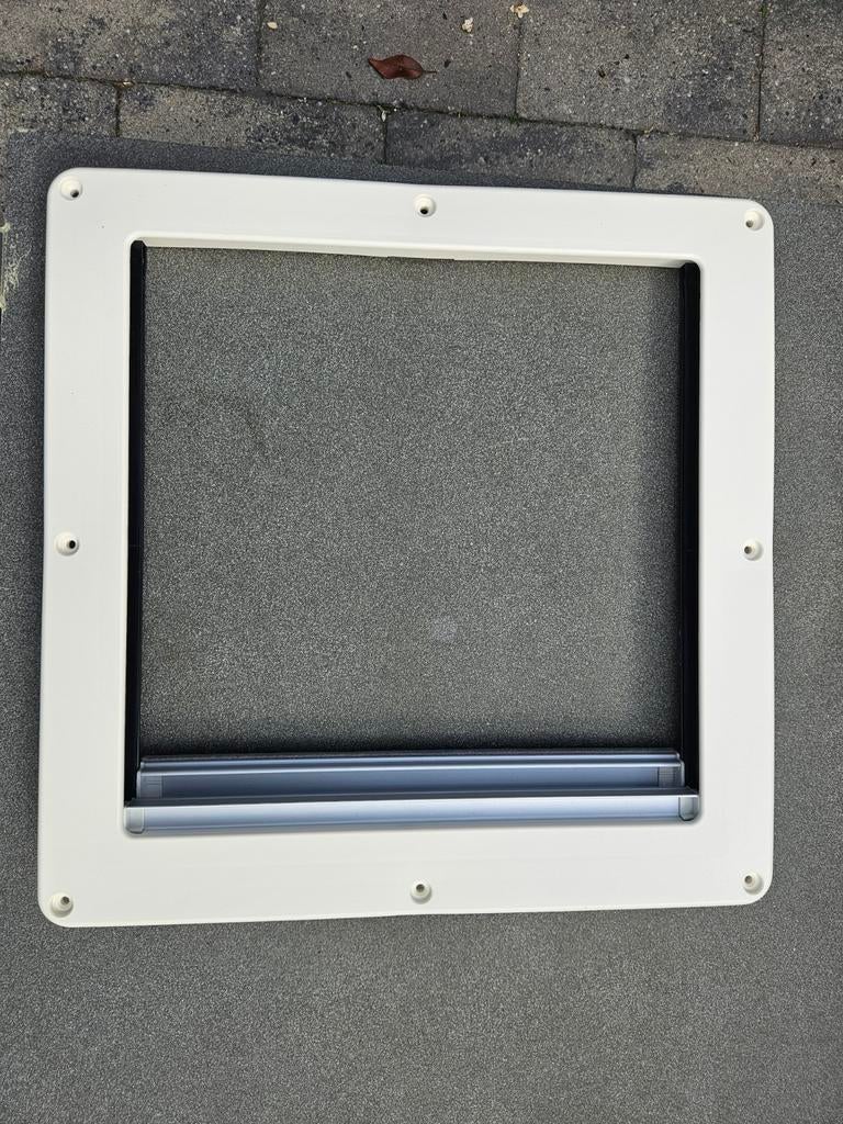 Remis 400x400 dakluik met verduistering en hor, Caravans en Kamperen, Caravan accessoires, Ophalen