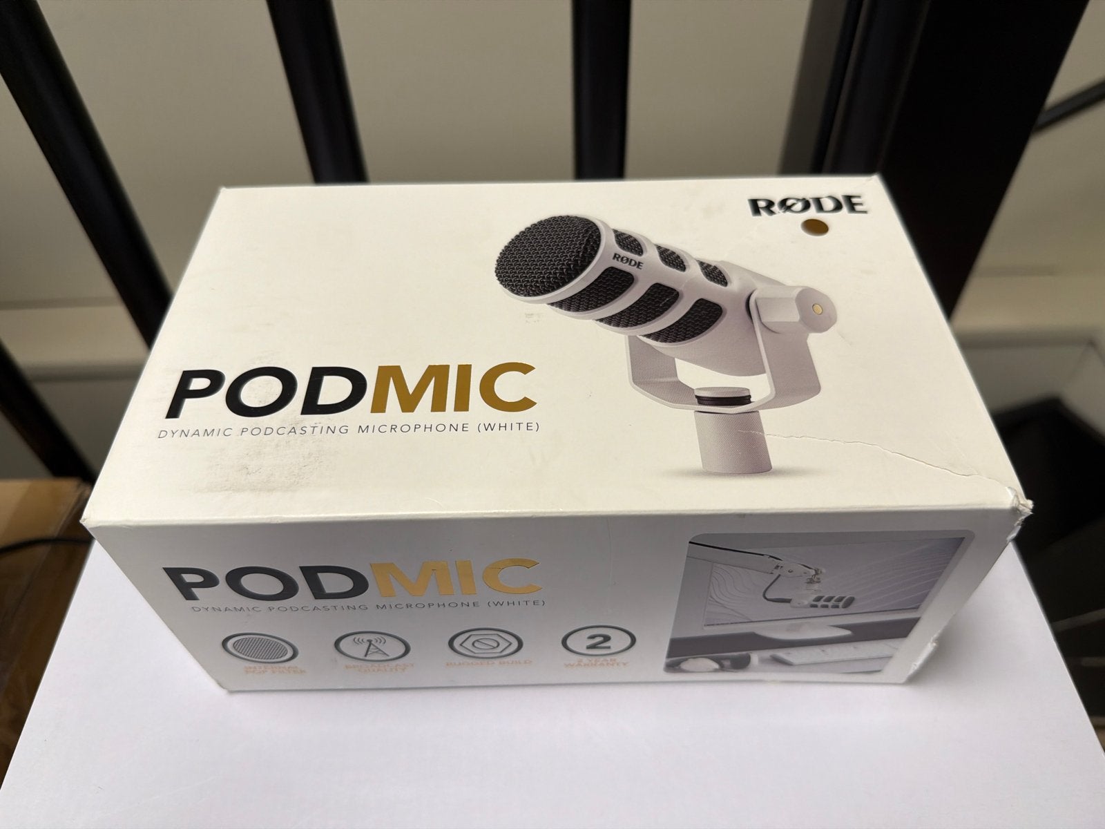 RODE PODMIC WHITE - Dynamische podcast microfoon, Muziek en Instrumenten, -, Rode, Ophalen of Verzenden, Zo goed als nieuw