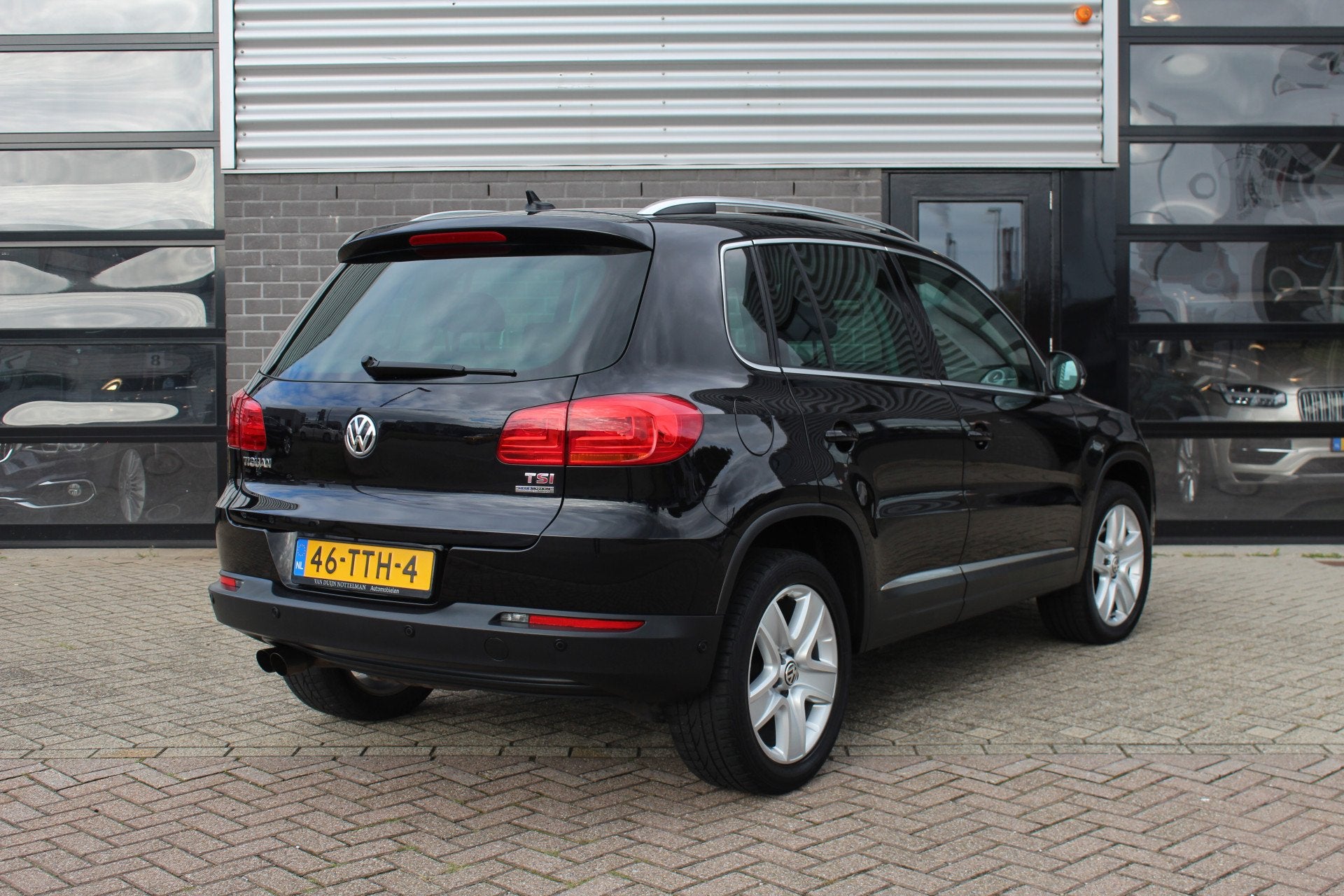 Volkswagen Tiguan 1.4 TSI Sport&Style / Panoramadak / Naviga, Voorwielaandrijving, Euro 5, 15 km/l, 4 cilinders