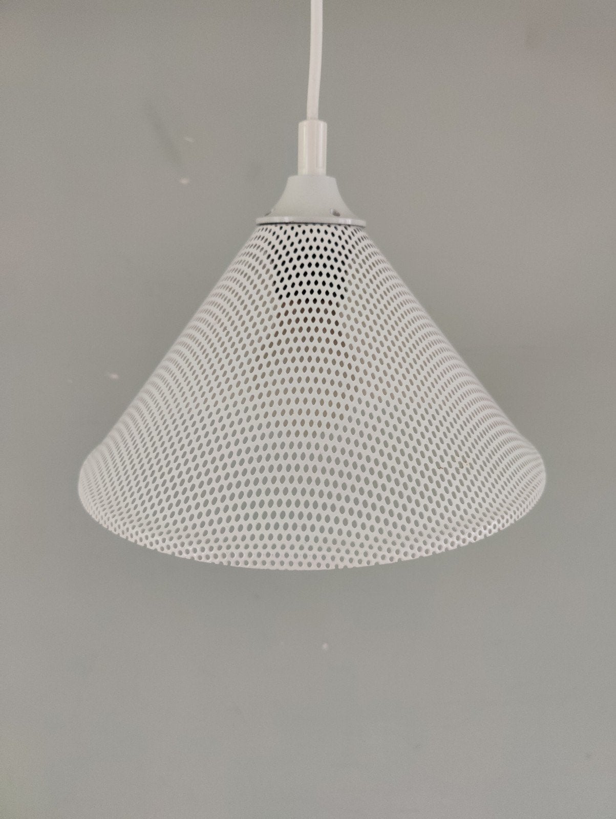 Vintage Pilastro stijl geperforeerde hanglamp jaren '70, Huis en Inrichting, Lampen | Hanglampen, Ophalen of Verzenden