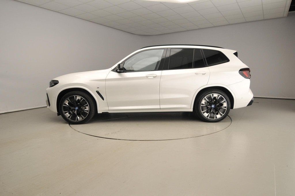 BMW iX3 High Executive | M-Sportpakket | LED | Leder | HUD |, Auto's, BMW, Automaat, Achterwielaandrijving, Gebruikt, Wit