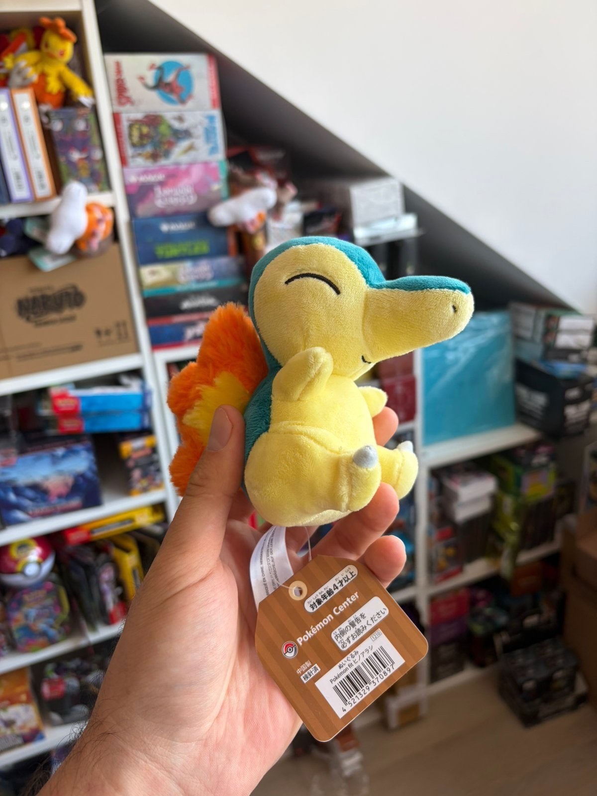 Pokémon Center Cyndaquil Plush – Pokémon Fit  With Tags, Nintendo, Overige typen, Ophalen of Verzenden, Zo goed als nieuw
