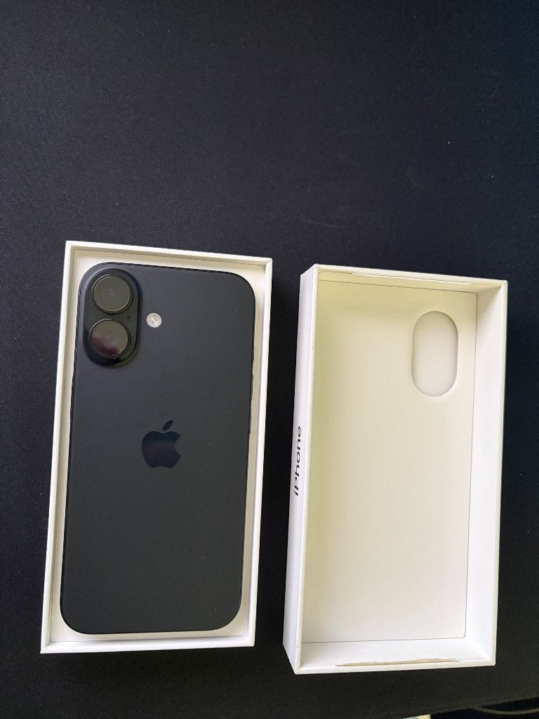 iPhone 16 / 100% batterij, Telecommunicatie, Mobiele telefoons | Apple iPhone, 128 GB, Verzenden, Zwart, IPhone 16