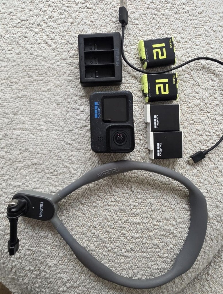 Foto 3 van GoPro Hero 12 Black + 4 accu´s en nekmount