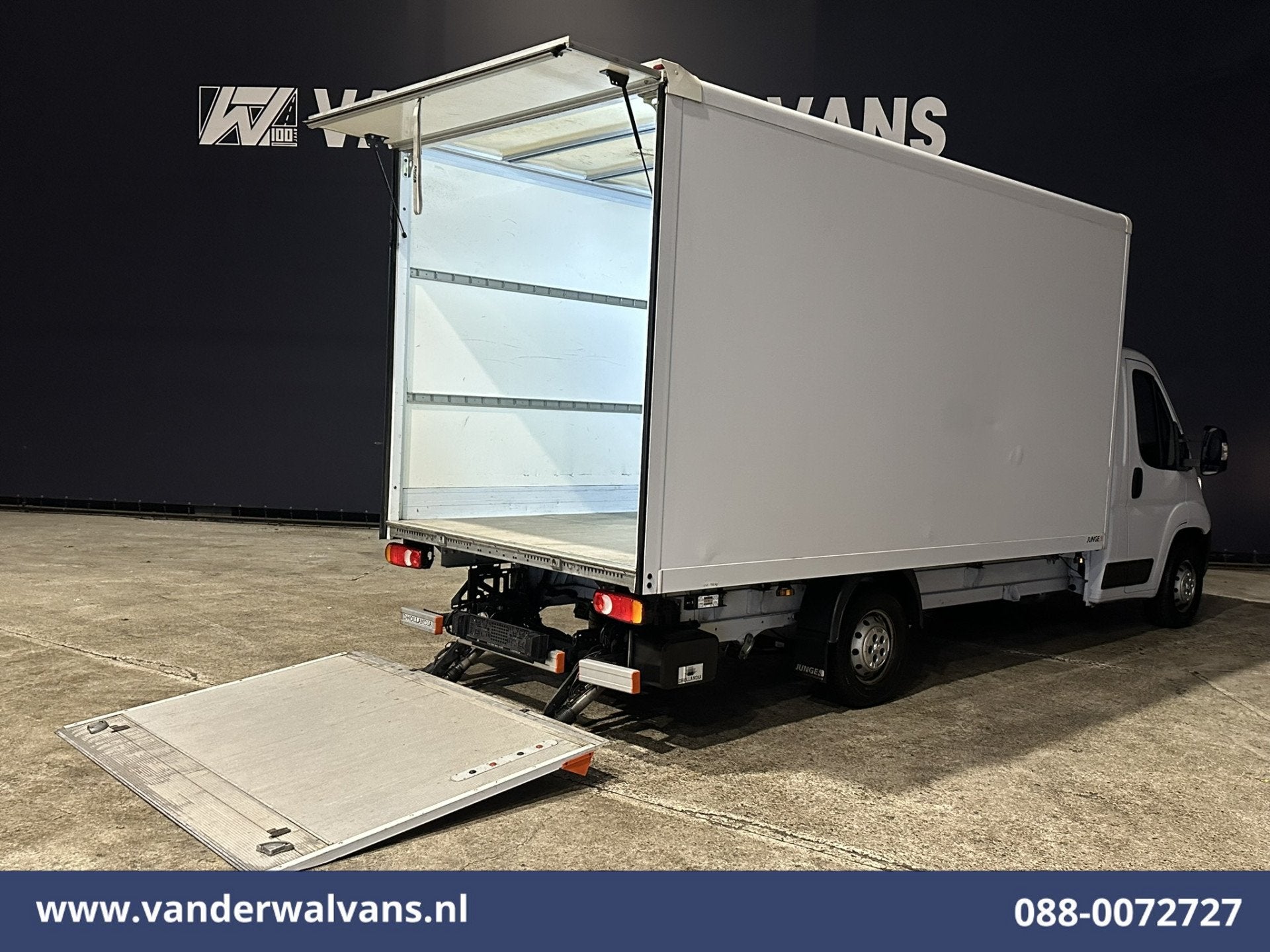 Peugeot Boxer 2.2 BlueHDi 141pk Bakwagen 436cm Lang Laadklep, Voorwielaandrijving, Stof, Gebruikt, 4 cilinders
