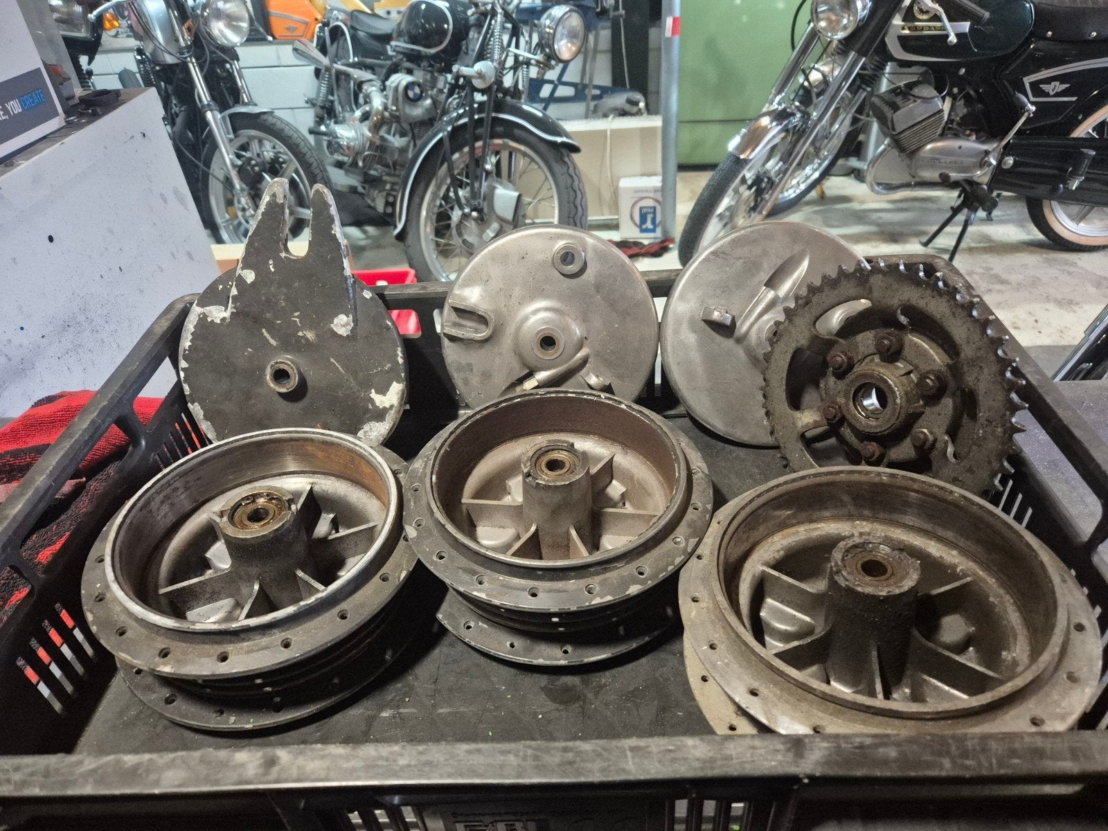 Grote naven Zündapp, 150 mm, wisselnaven met deksels, Ophalen of Verzenden, Gebruikt, Frame
