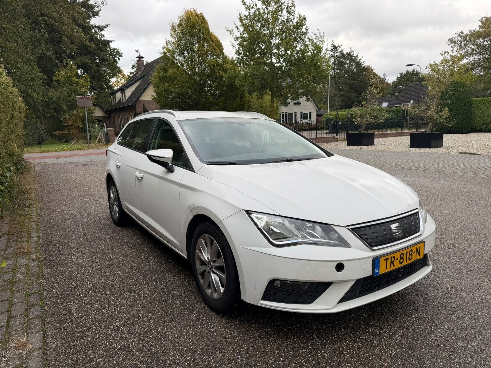 Seat Leon 1.0 Ecotsi 115PK 2018 Wit, Auto's, Voorwielaandrijving, Leon, 620 kg, Origineel Nederlands