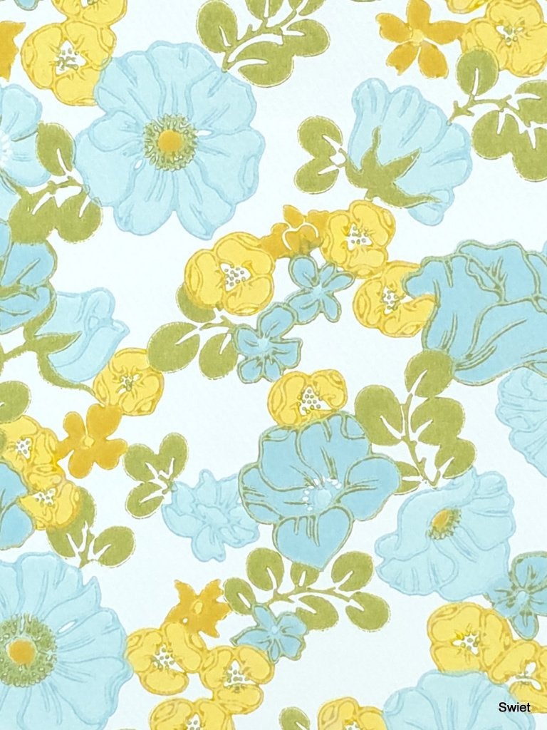 4008 Vintage bloemen behang lichtblauw geel wit groen swiet, Huis en Inrichting, Ophalen of Verzenden, Groen