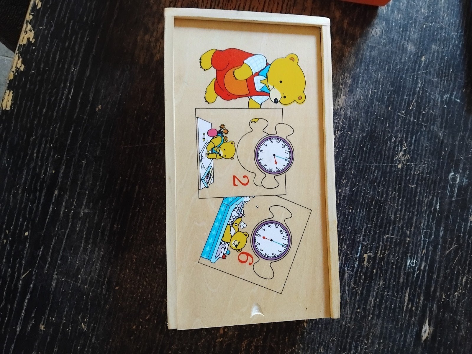 Houten puzzel met beer en klokken - leren klokkijken, 2 tot 4 jaar, Gebruikt, Ophalen of Verzenden, Van hout