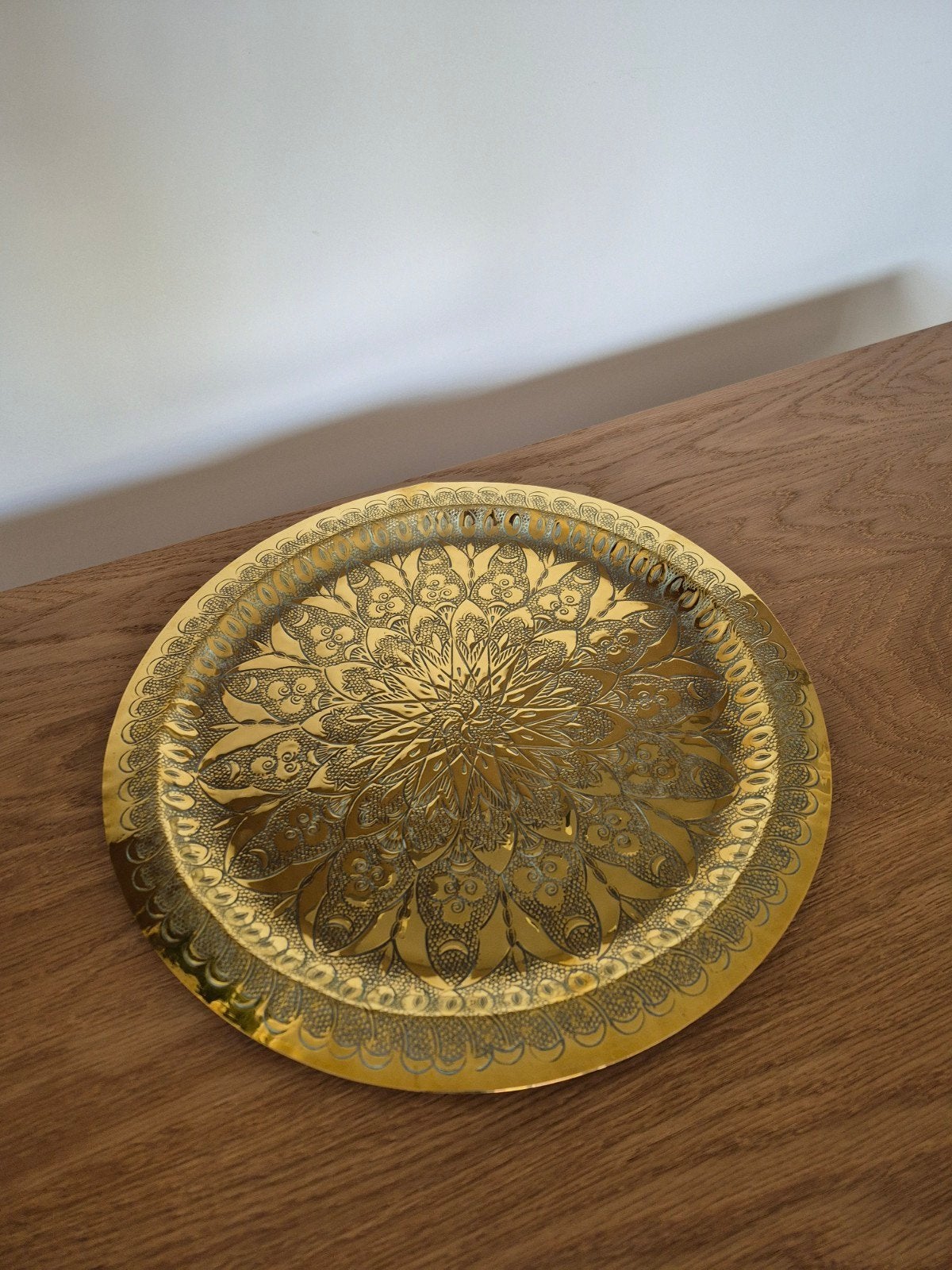 Decoratieve koperenschaal met gedetailleerd patroon, Ophalen of Verzenden