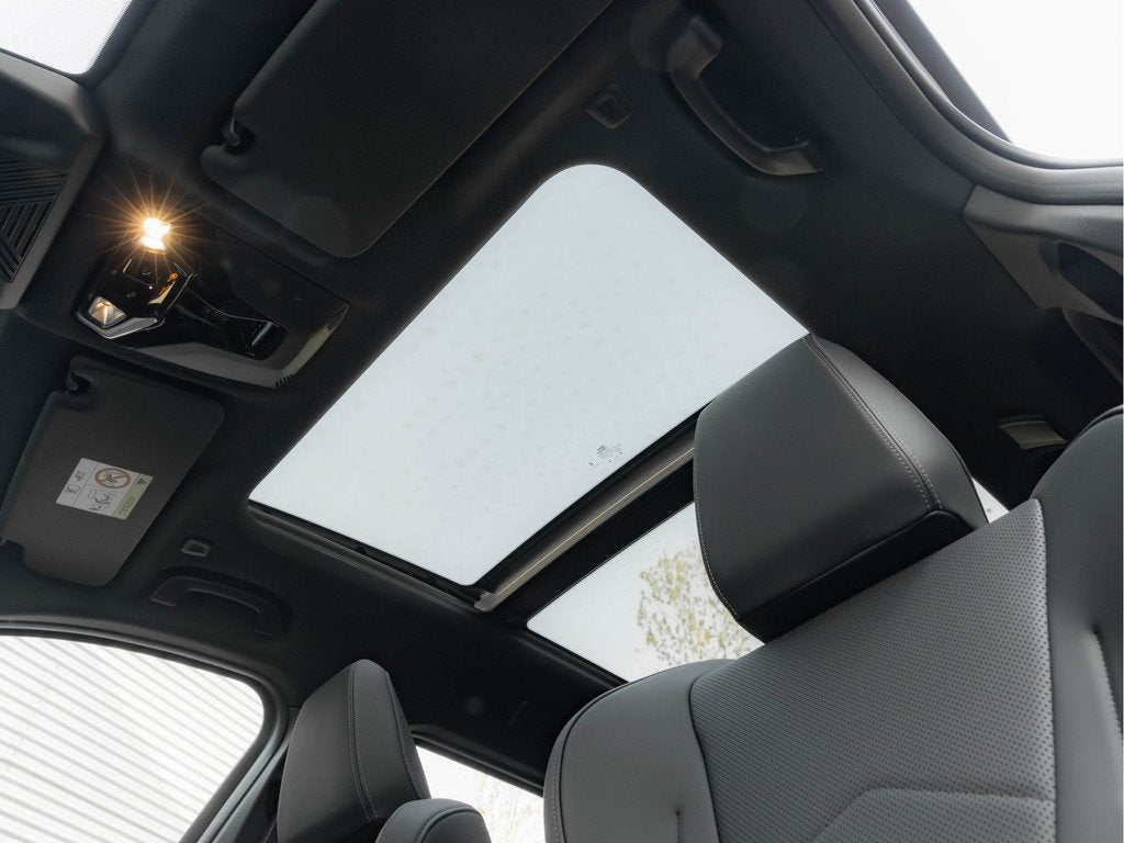 BMW X1 sDrive18i M-Sport Pro - Pano - Memoryzetel - Trekhaak, Auto's, BMW, 12 maanden, 136 pk, Gebruikt, Zwart