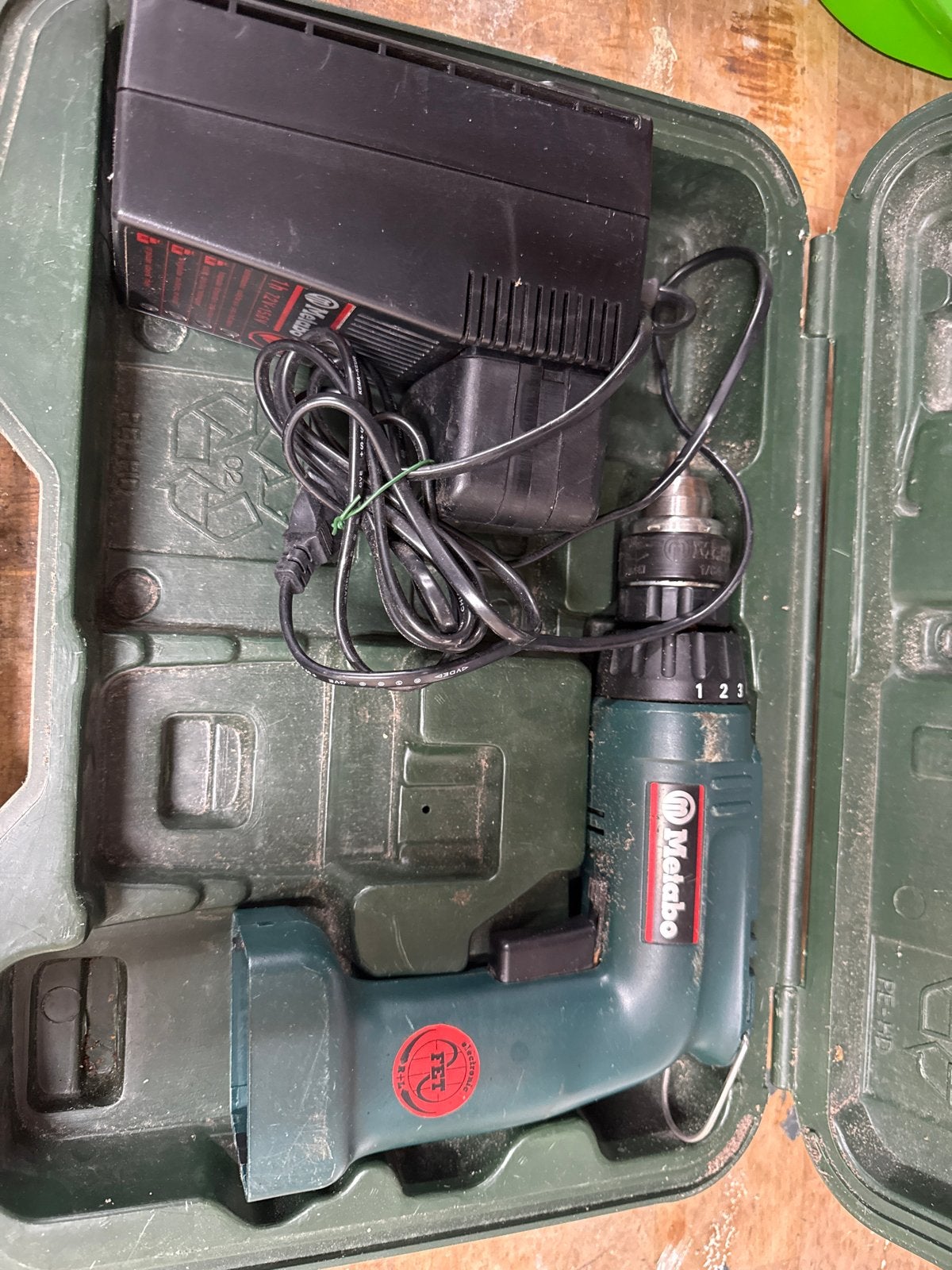 Metabo Accu Boormachine BEAT 9,6/2 R+L met lader en koffer, Ophalen, Gebruikt, Variabele snelheid, Boor- en Schroefmachine