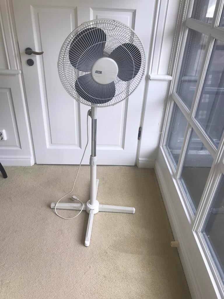 Vrijwel nieuwe SMC Staafventilator, Ophalen, Zo goed als nieuw, Statiefventilator