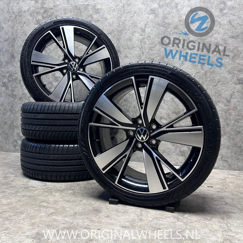 18 inch originele Bakersfield velgen + zomerbanden VW Golf 8