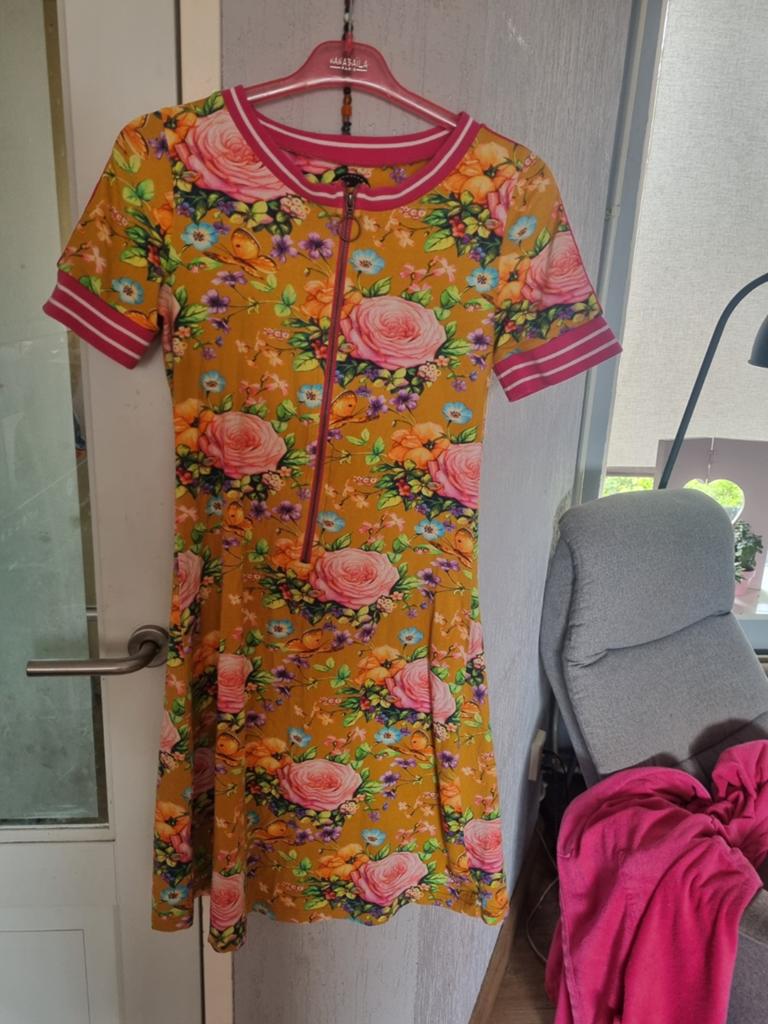 Mooie jurk tante Betsy maat m, Kleding | Dames, Jurken, Ophalen of Verzenden, Zo goed als nieuw, Blauw, Knielengte