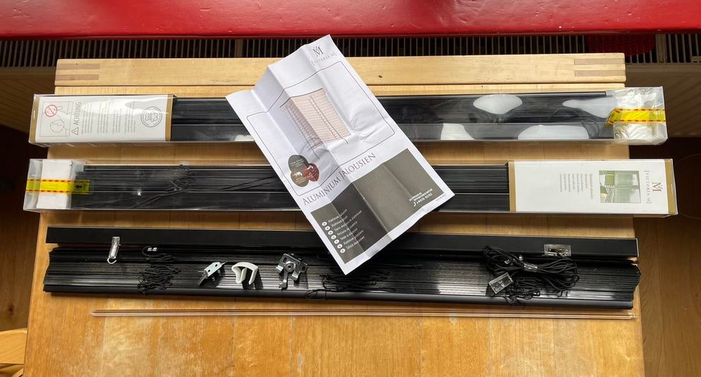 2x zwarte luxaflex 80x130 cm NIEUW (plus 1 gratis), Nieuw, Modern, 100 tot 150 cm, Zwart