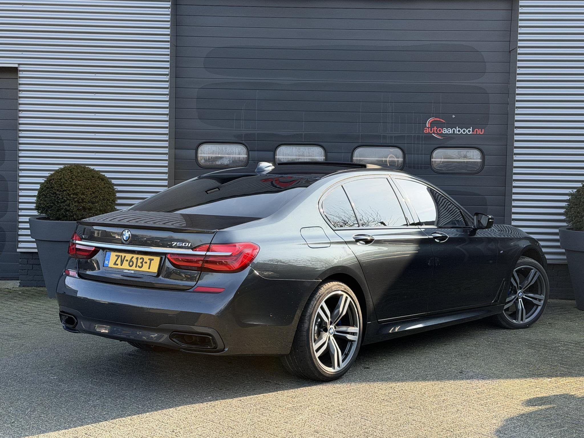BMW 7-serie 750i xDrive High Executive M-Sport | Panoramadak, Auto's, Automaat, Gebruikt, 4395 cc, Bedrijf