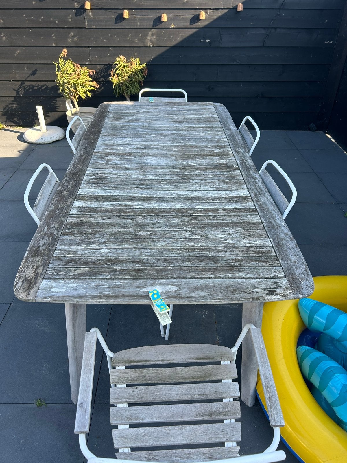 GRATIS Houten tuintafel met 4 stoelen, Ophalen, Gebruikt, Rechthoekig, Hout