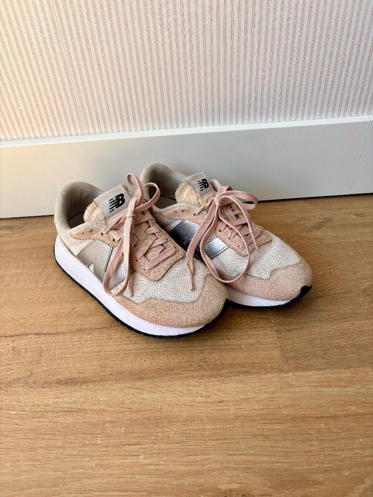 New Balance sneakers lichtroze/zalmroze - maat 39, New Balance, Ophalen of Verzenden, Roze, Sneakers of Gympen