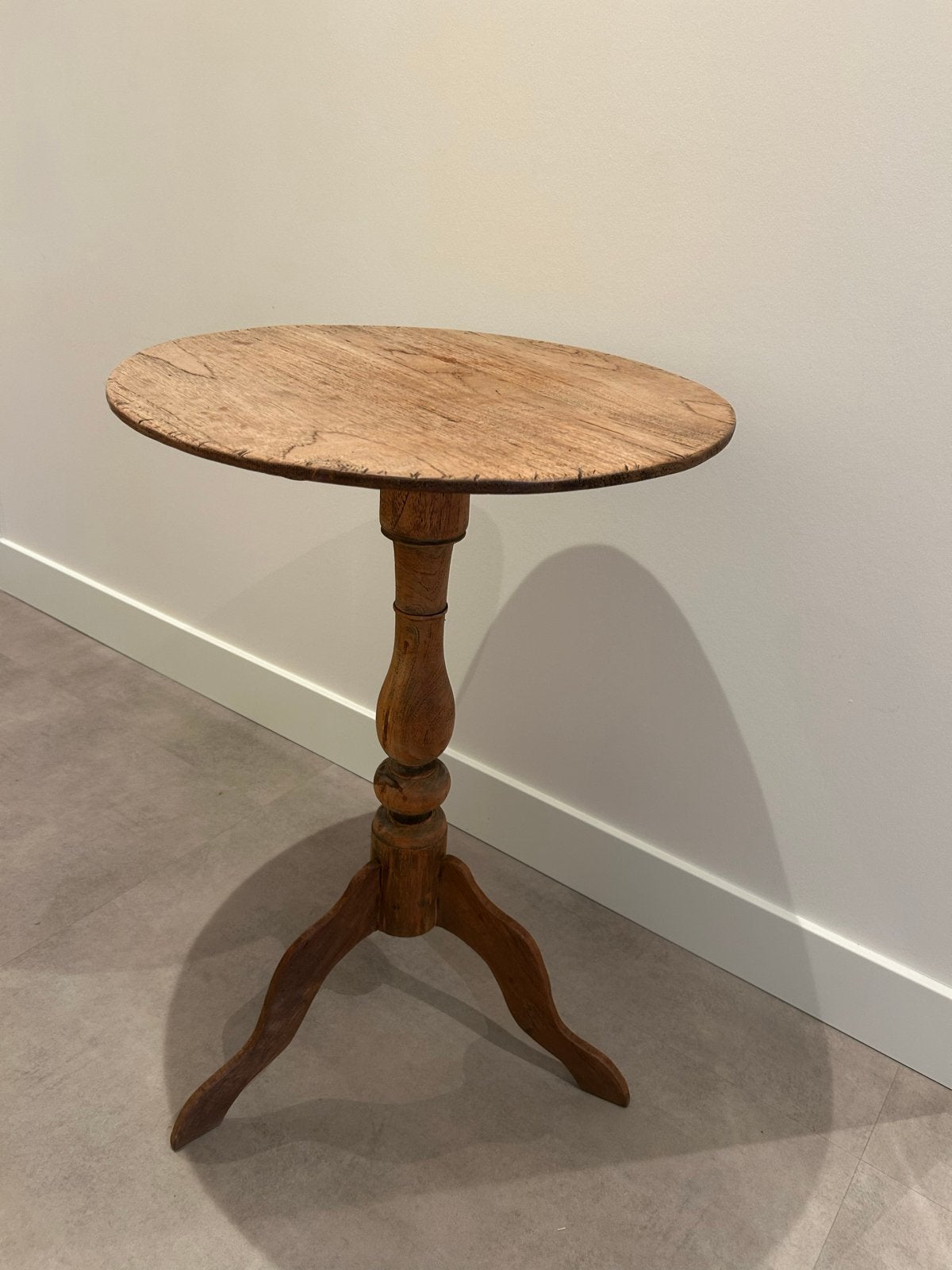 Antieke houten bijzettafel - Rond blad, Huis en Inrichting, Ophalen of Verzenden