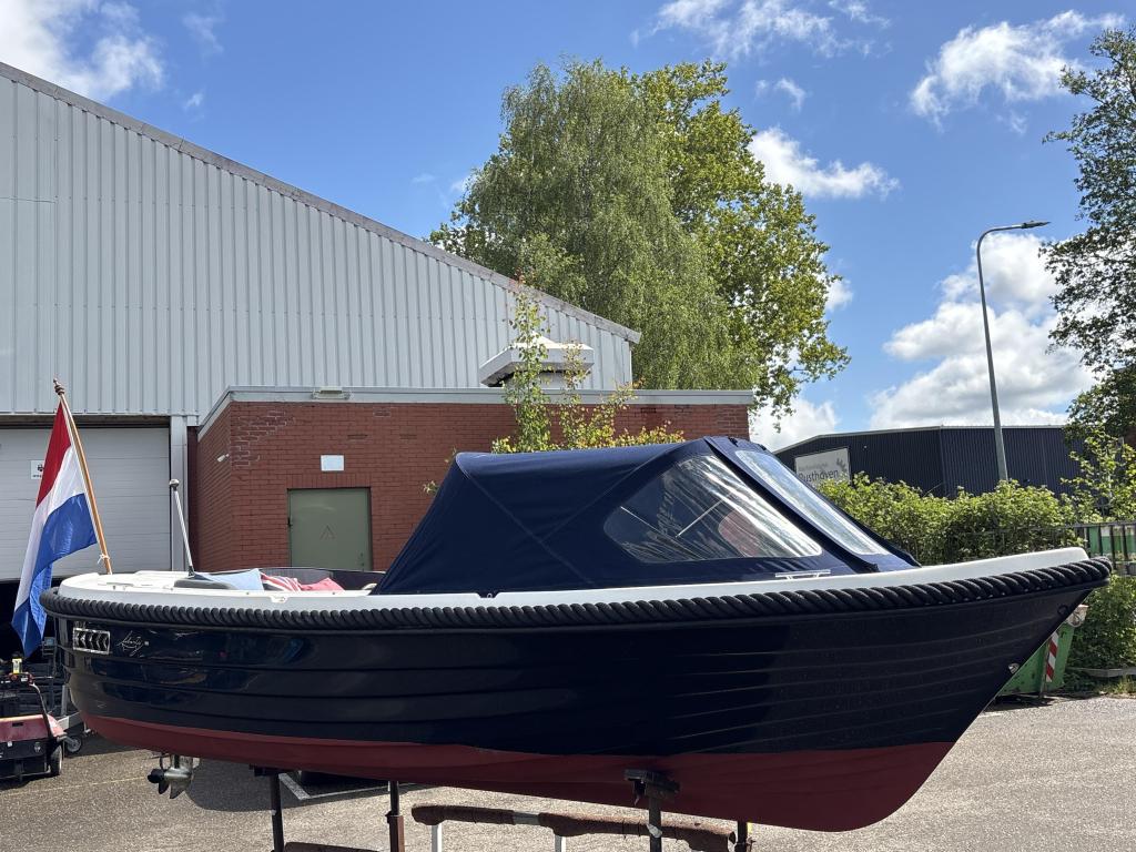 Sloep Liberty 575 + Honda 15pk. GELIJK VAREN!!, Watersport en Boten, Sloepen, 6 m, Liberty, Overige typen, Gebruikt