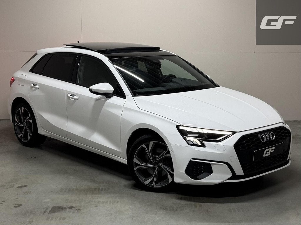 Audi A3 Sportback 40 TFSIe S-Line Pano CarPlay Cruise Navi, Auto's, Audi, Gebruikt, 4 cilinders, Leder en Stof, Wit