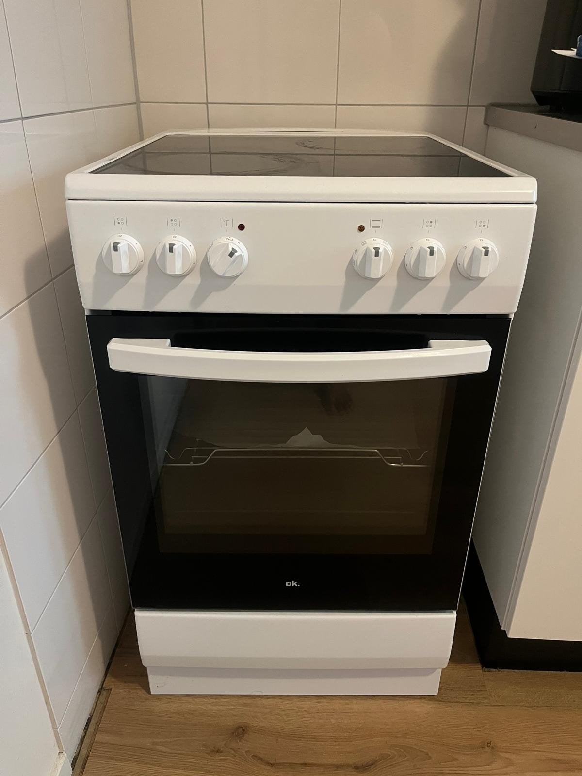 OK. Elektrisch Fornuis met Keramische Kookplaat, Ophalen, 60 cm of meer, Keramisch, 4 kookzones