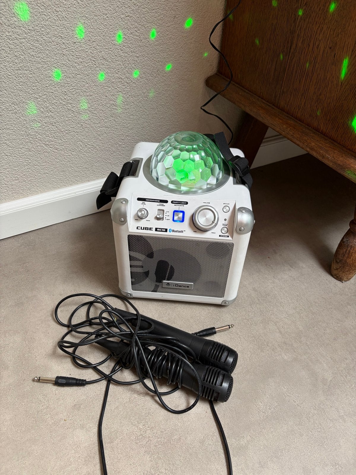 iDance Cube BC10 Karaoke Machine met Microfoons en Licht, Ophalen, Zo goed als nieuw, Complete set