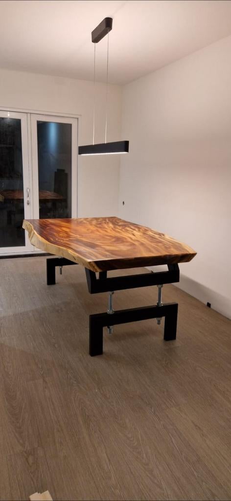 Unieke boomstamtafel met metalen onderstel, Huis en Inrichting, Tafels | Eettafels, 100 tot 150 cm, Zo goed als nieuw, Industrieel, Modern, Rustiek